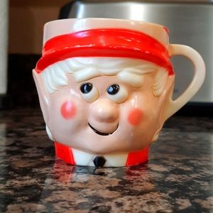 2 Vintage 1972 Keebler Ernie the Elf Mugs